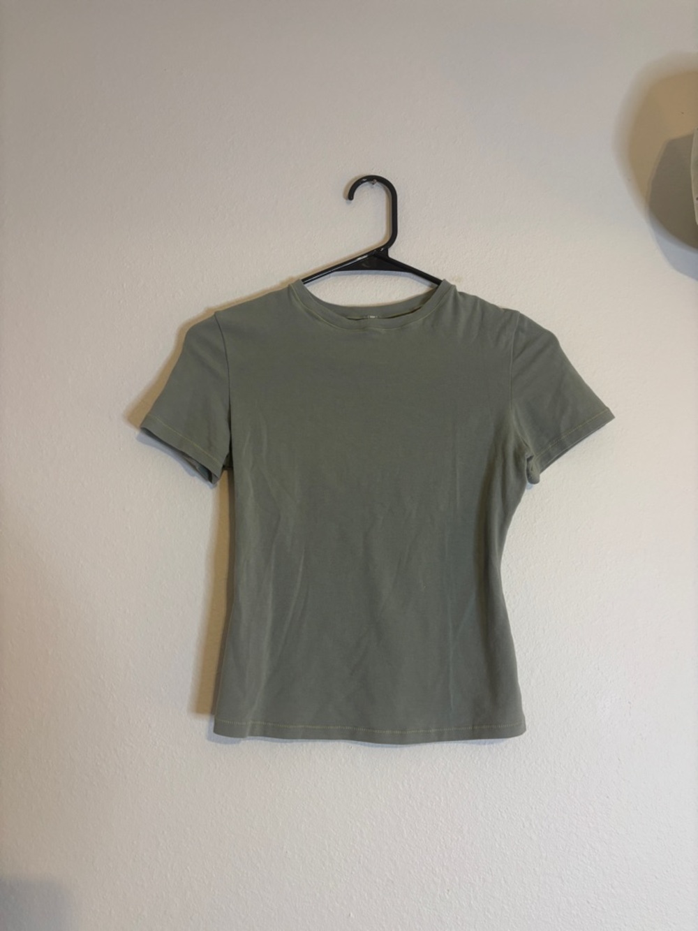 SKIMS 
 Green Short Sleeve Crewneck Tee